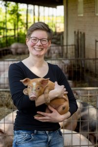 Lisa Runge, Neuland, Auslaufhaltung